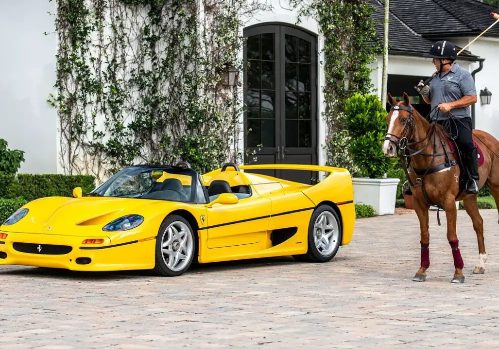 Ferrari F50 - Dlaczego ten supersamochód jest legendą?