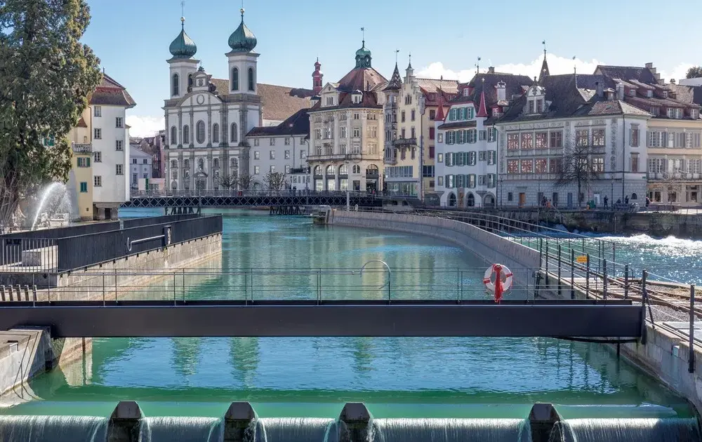 Jaki jest klimat w Szwajcarii? Odkryj zaskakujące różnice i temperatury