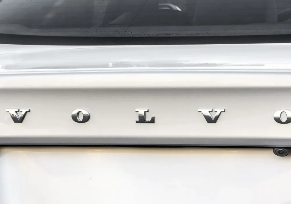 Kamera cofania Volvo XC60 - Czy warto? Montaż i usterki