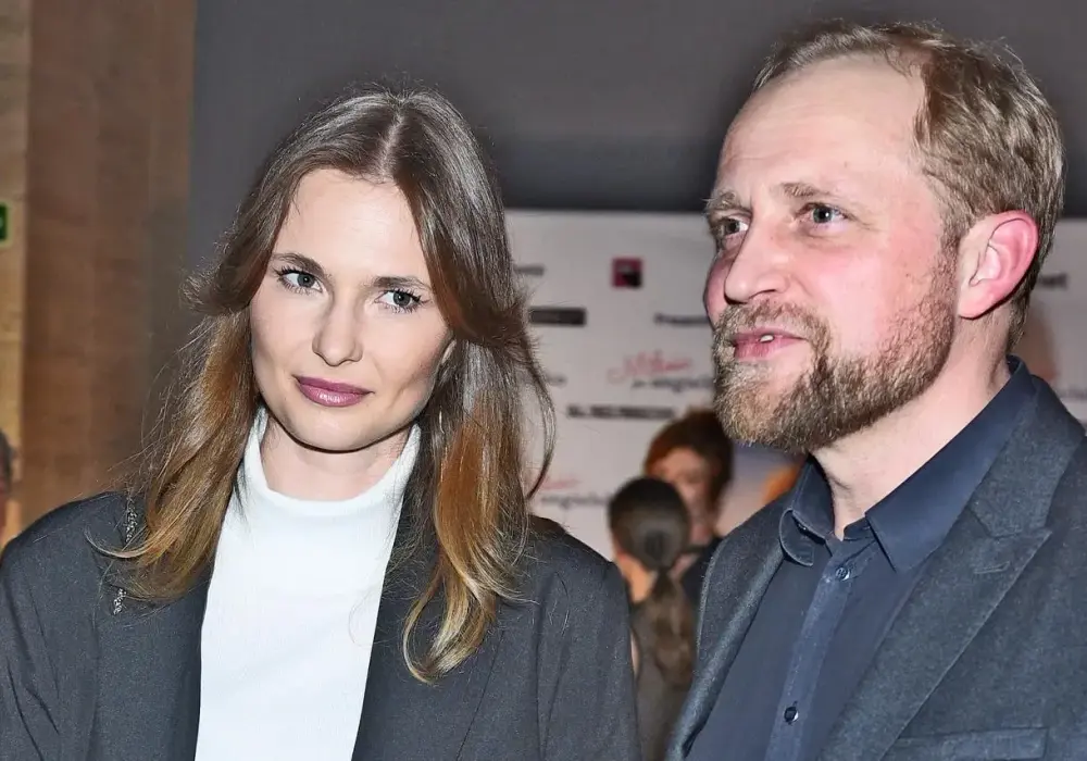 Żona Piotra Adamczyka - Kim jest Karolina Szymczak?