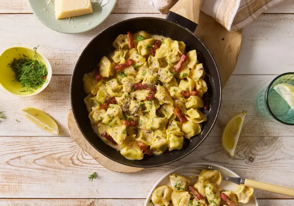 Tortellini z mięsem z czym podawać - najlepsze sosy i dodatki