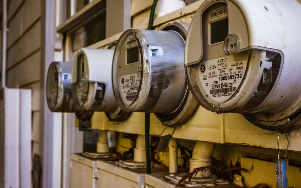  Ile zapłacisz za 1 kWh prądu? Sprawdź aktualne ceny energii elektrycznej