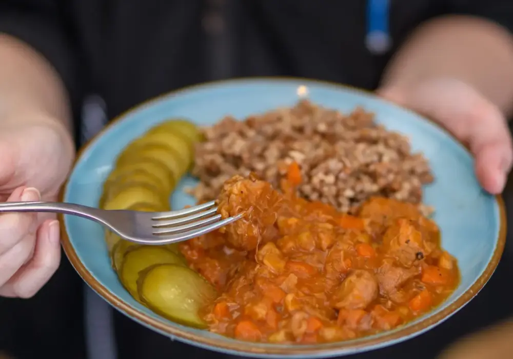 Gulasz z kaszą gryczaną - idealny? Klucz do miękkości i smaku