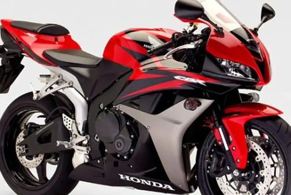 Honda CBR 600 RR - ile ma koni i jak to wpływa na osiągi?