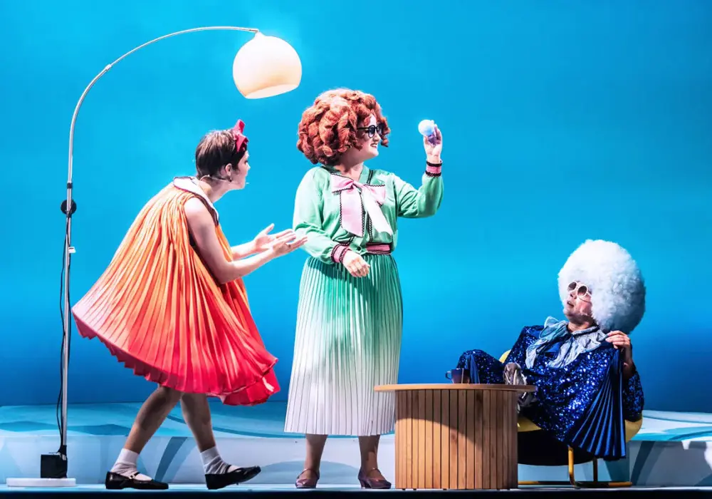 Mortale w teatrze - Co oznacza i jak czytać ten tytuł?
