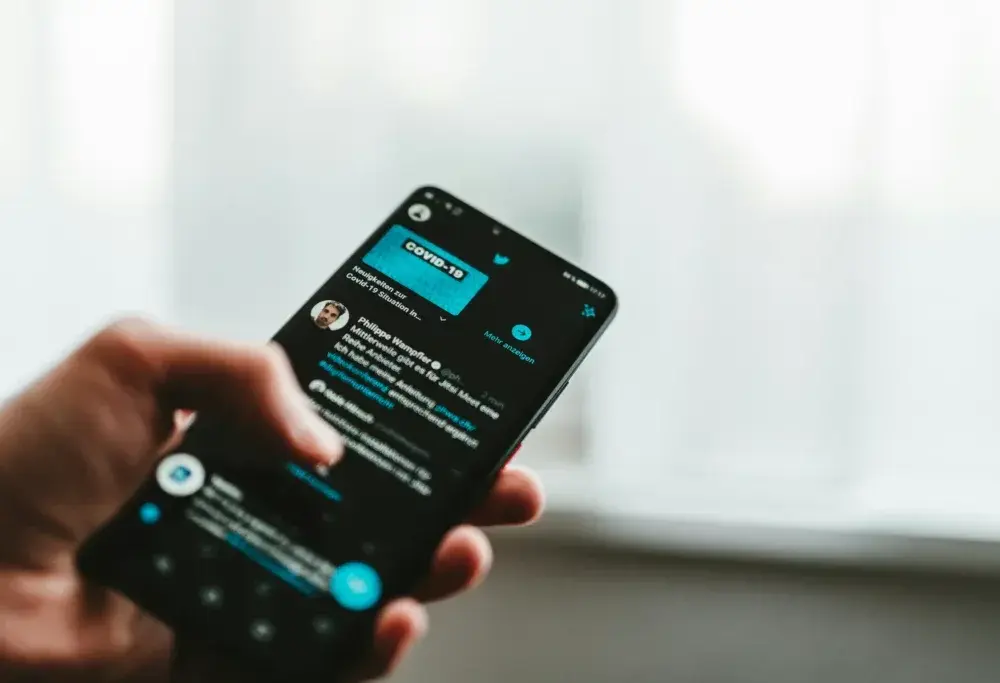 Jak pobrać filmik z Twittera? Proste metody i bezpieczne narzędzia