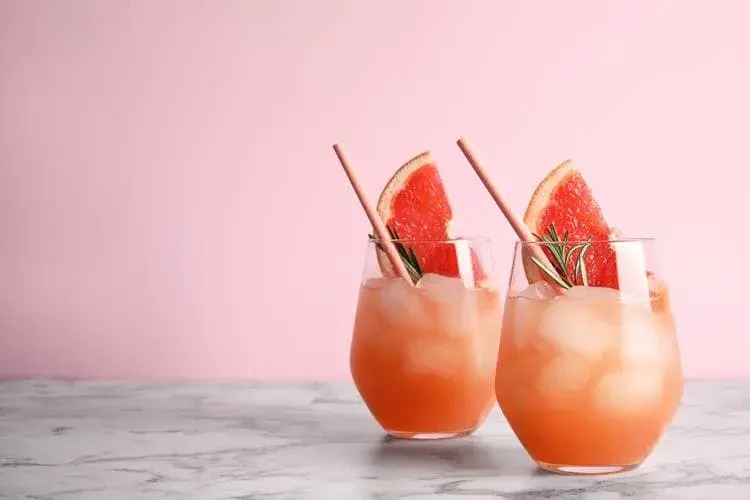 Orzeźwiający drink Sea Breeze: prosty przepis i smaczne warianty