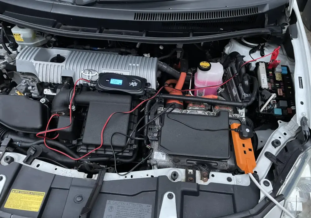 Gdzie jest akumulator 12V w Toyota Auris Hybrid? Oto co musisz wiedzieć