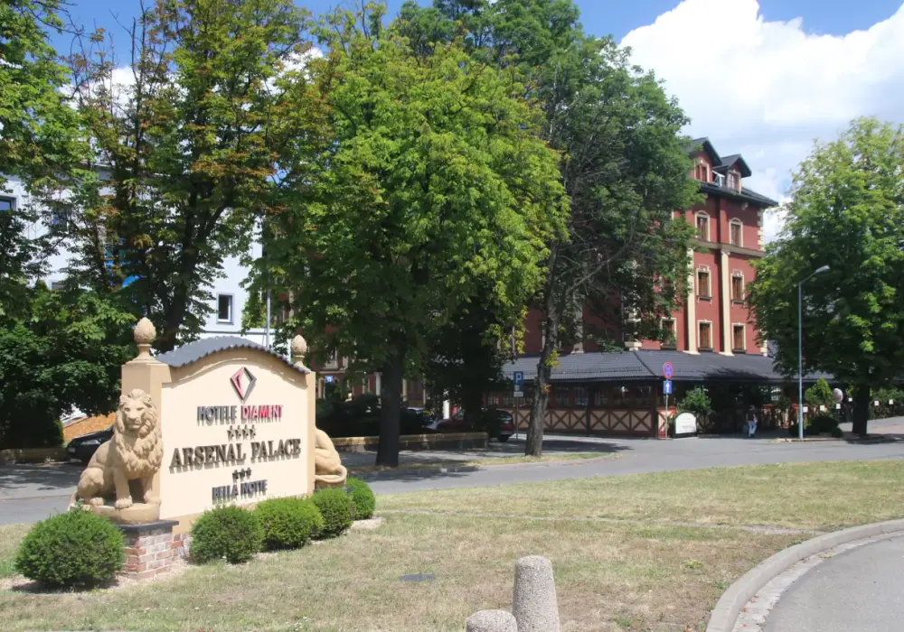 Hotel Diament Arsenal Palace Katowice: Pałacowy luksus i SPA