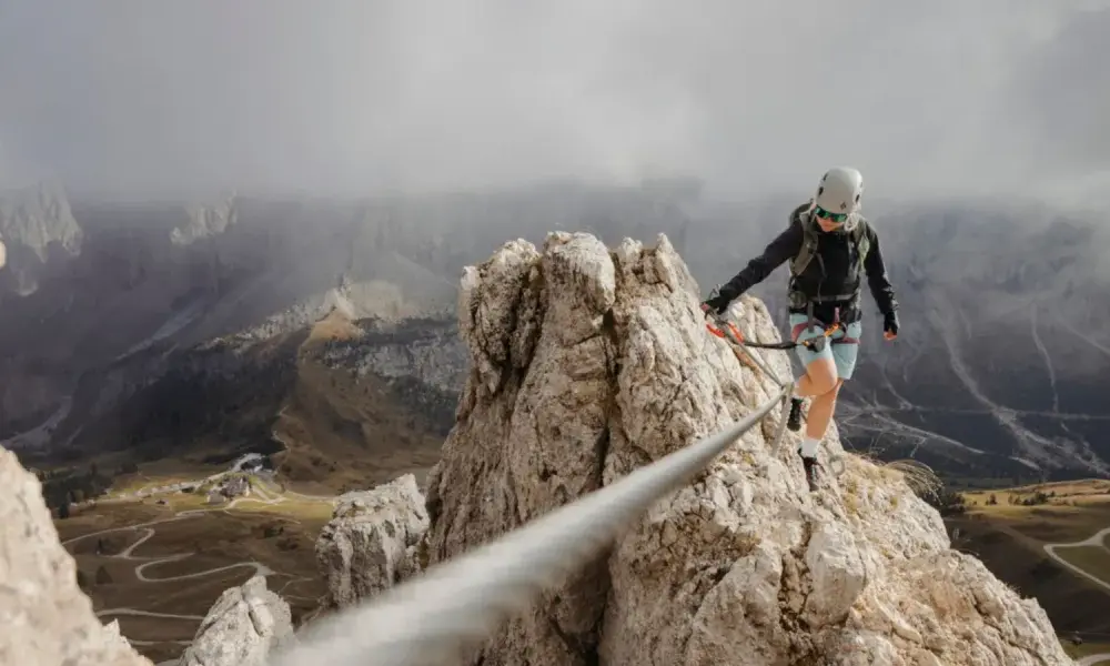 Ferrata - jak zacząć? Sprzęt, trudność i bezpieczne przygotowanie