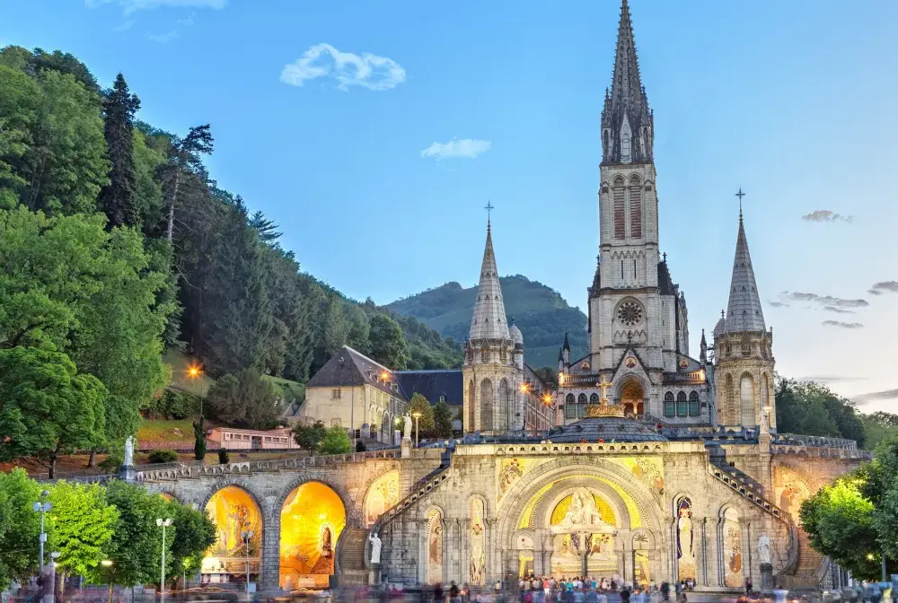 Najpopularniejsze sanktuaria we Francji: Lourdes i inne cuda