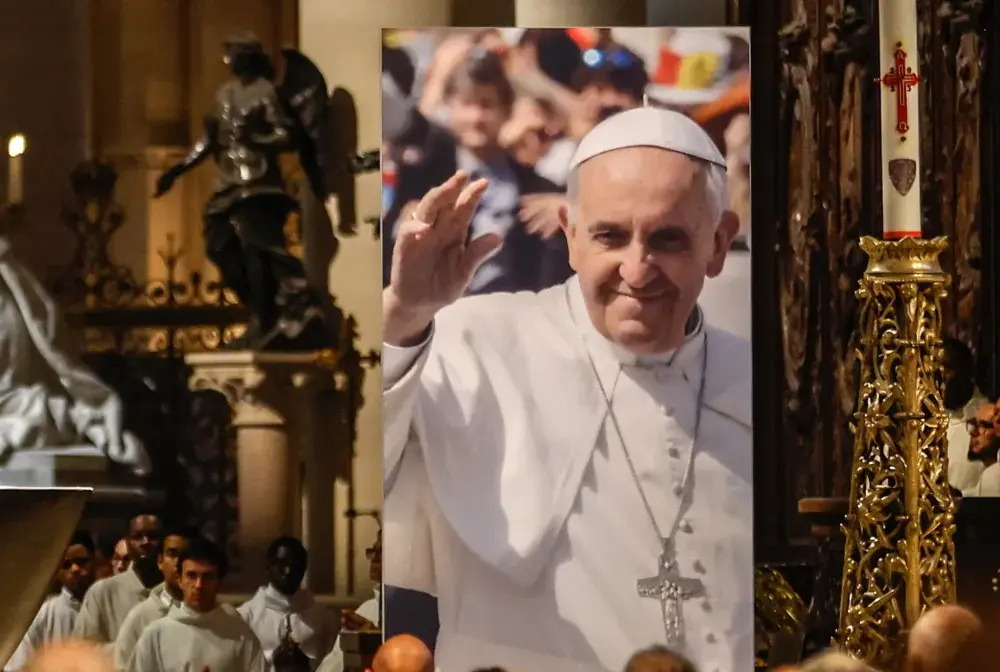 Kim był święty Franciszek i jak zmienił oblicze Kościoła?