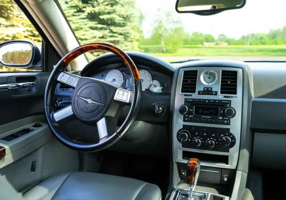 Chrysler 300C: Unikaj złych silników! Eksperci zdradzają prawdę o wyborze