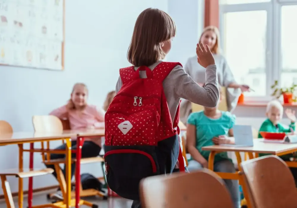 Lęk przed szkołą - Jak pomóc dziecku? Poradnik dla rodziców