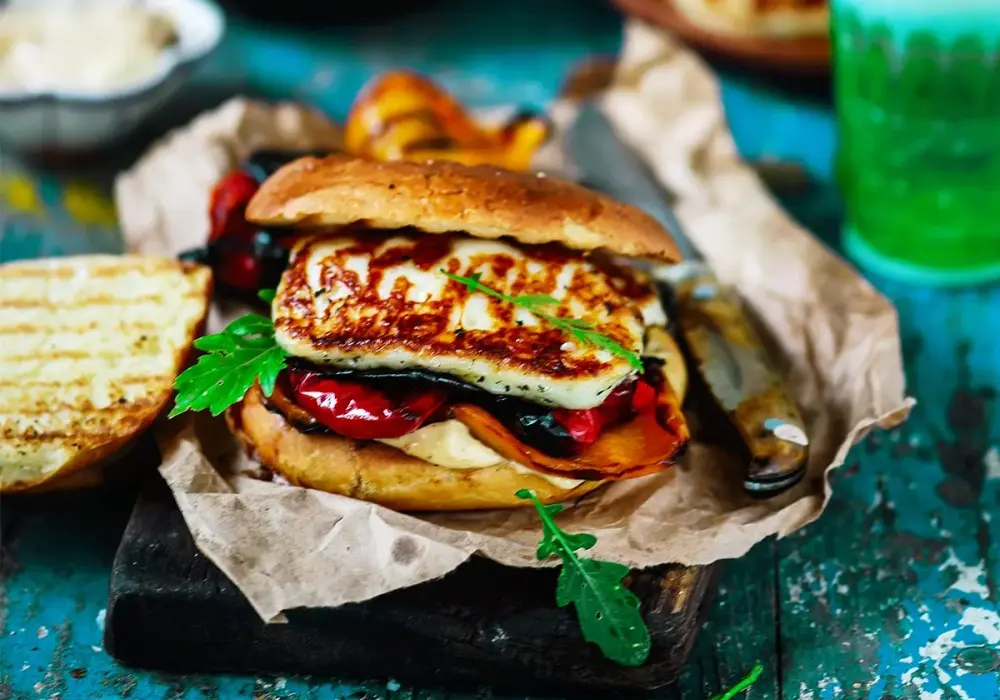 Halloumi z czym podać? Najlepsze połączenia i przepisy na dania