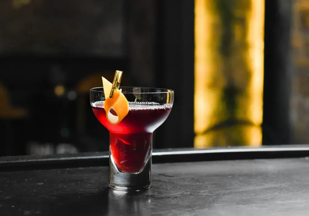 Czarny Rusek - Kultowy drink - przepis, historia i wariacje