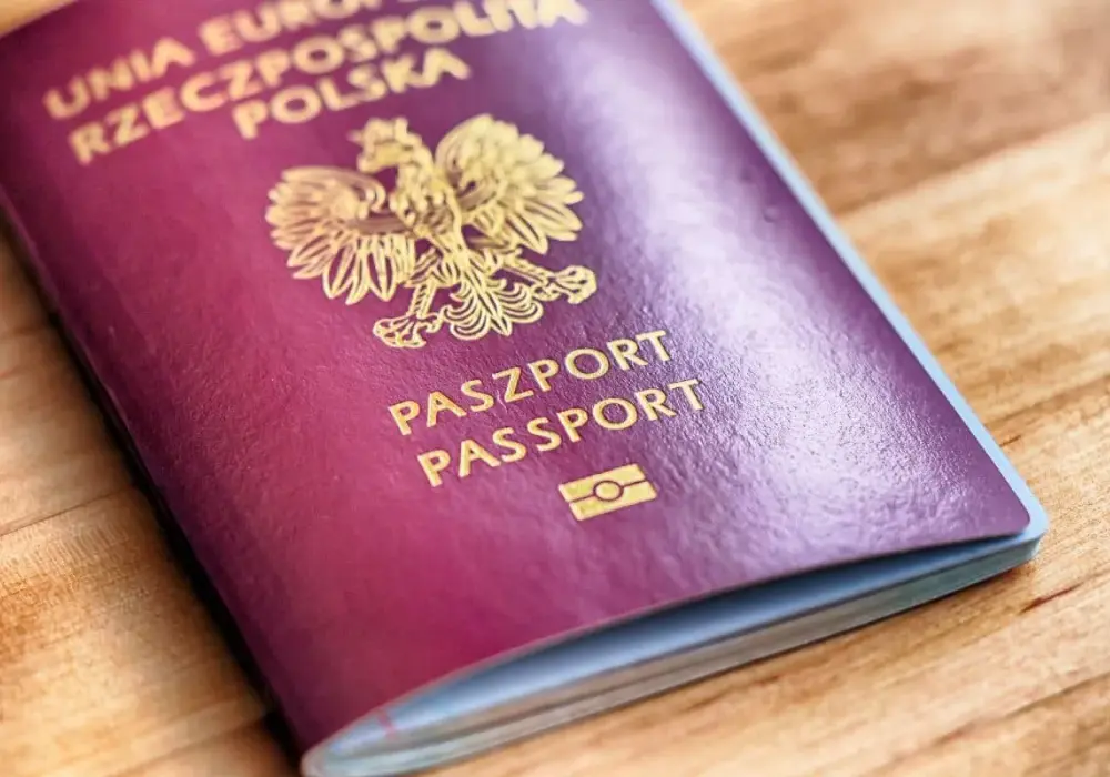 Jak wygląda paszport biometryczny i czym różni się od tradycyjnego?