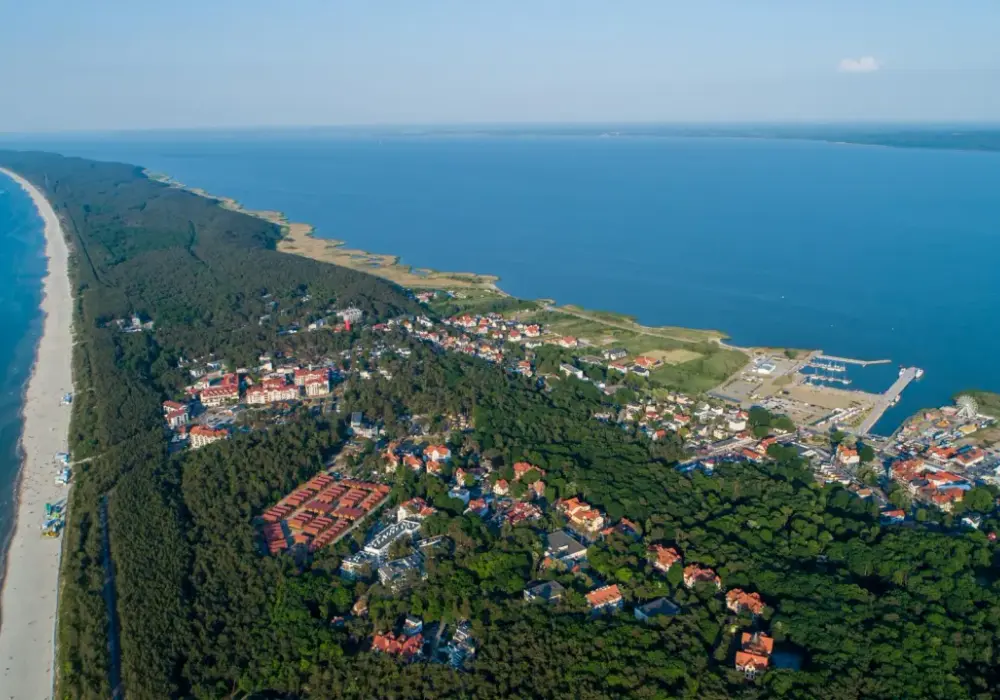 Co ciekawego w Krynicy Morskiej? Odkryj ukryte skarby i atrakcje