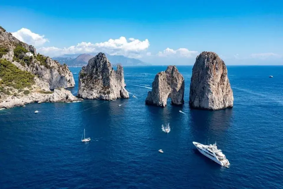 Sorrento atrakcje: odkryj ukryte skarby i niezapomniane widoki