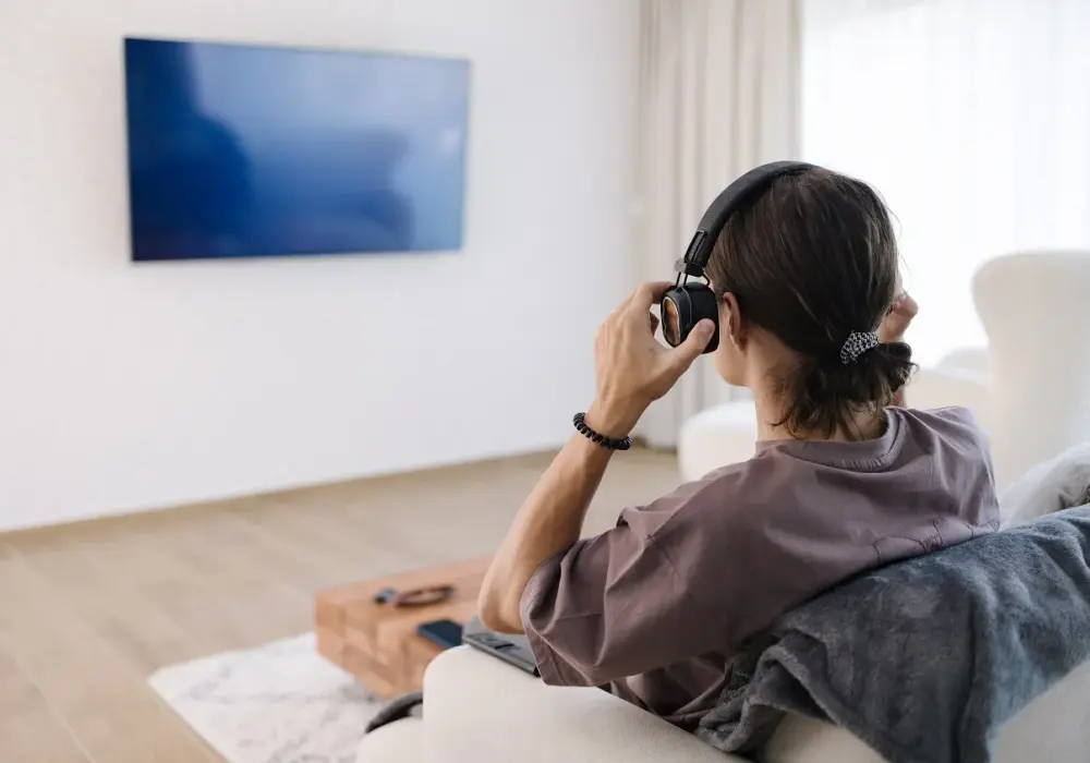 Jak podłączyć słuchawki do telewizora i uniknąć problemów z dźwiękiem