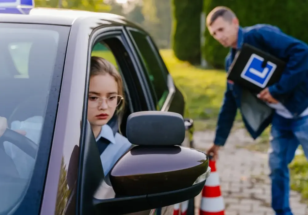 Egzamin na prawo jazdy kat. B: Jak wygląda? Kompletny przewodnik