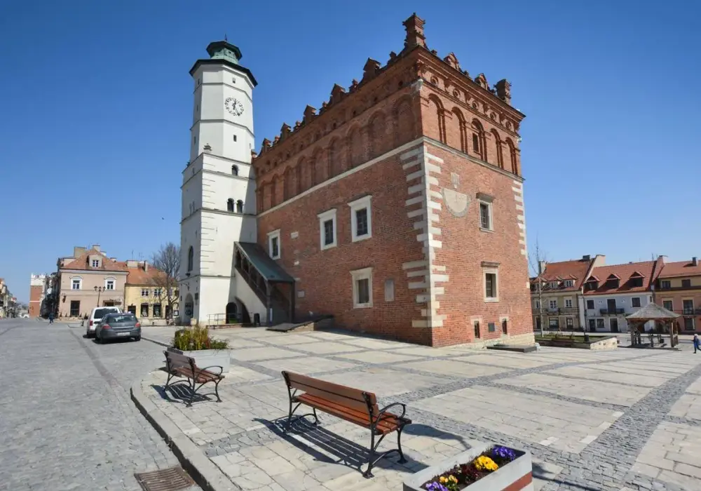 Gdzie leży Sandomierz? Poznaj jego położenie i sekrety