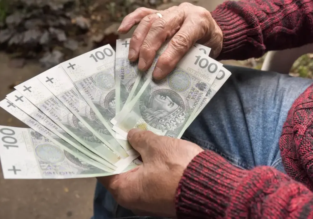 O ile wzrośnie emerytura po roku pracy? Konkretne kwoty