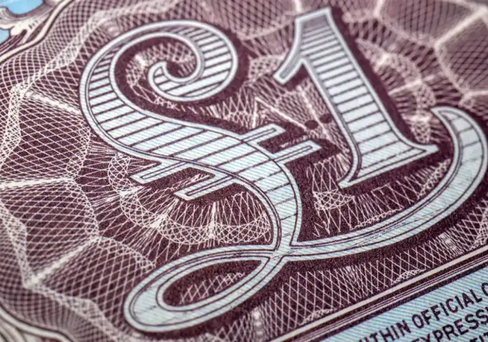 Symbol £ - Funt szterling: jak płacić w UK bez przepłacania?