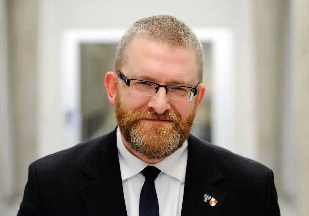 Kim jest Grzegorz Braun? Kontrowersje i wpływ na politykę Polski