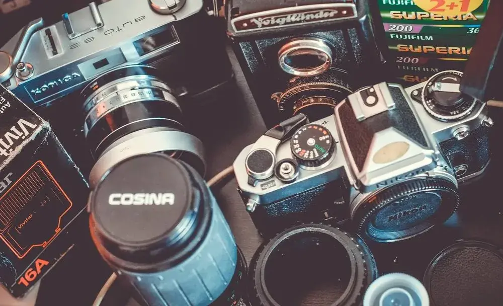 Ile kosztuje wywołanie zdjęć z pendrive u fotografa? Sprawdź ceny!