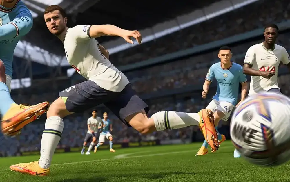 Jak strzelić mocno po ziemi w FIFA 22 i zdobyć więcej goli