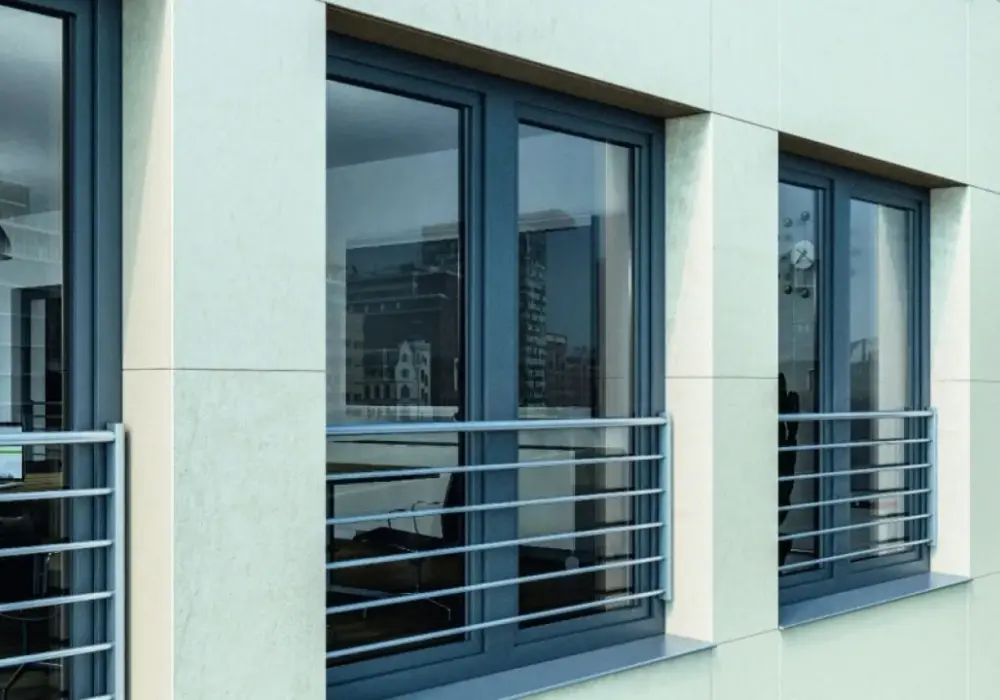 Jak wygląda balkon francuski? Cechy i inspiracje architektoniczne