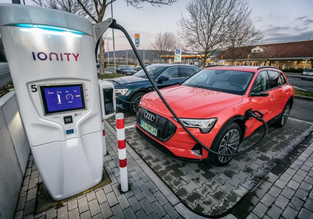 Ładowanie samochodu elektrycznego - Ile kosztuje naprawdę?