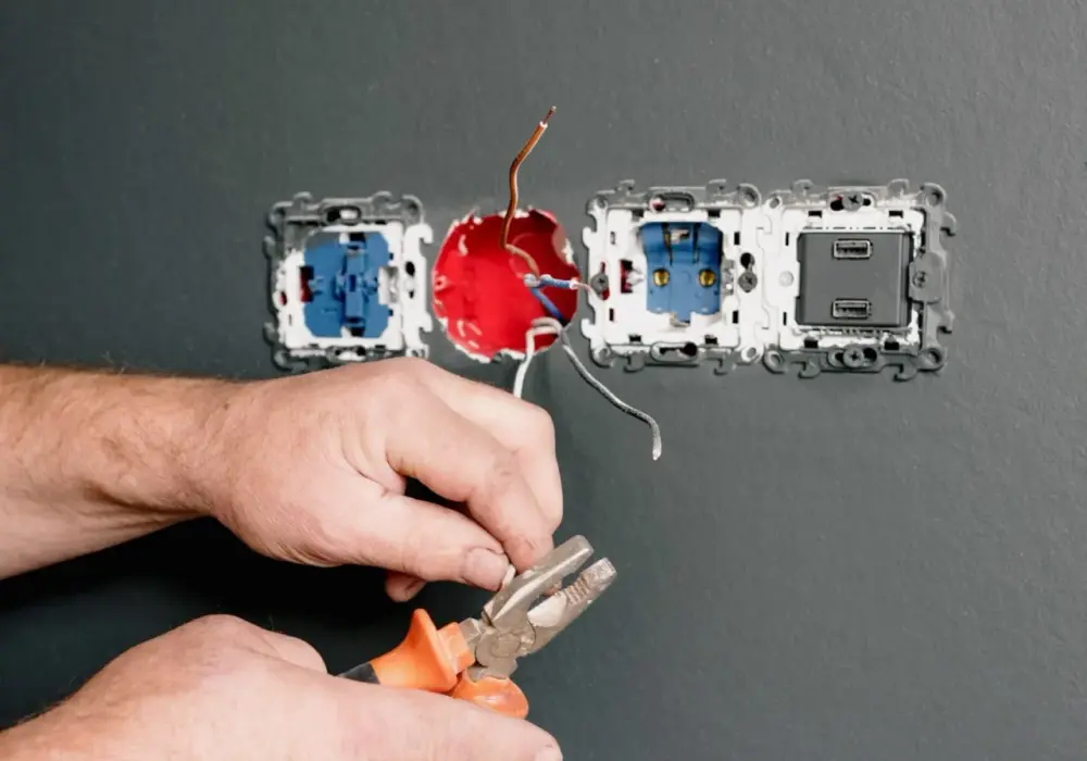 Ile punktów potrzeba na elektryka w Nowym Sączu? Sprawdź wymagania i kursy