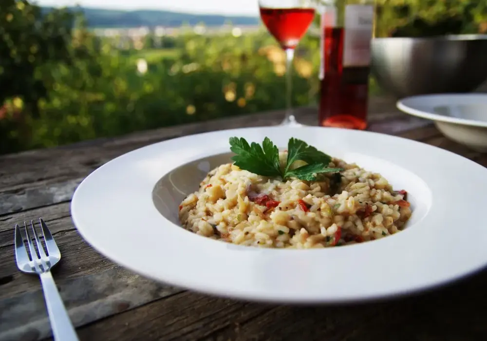 Jakie wino do risotto? Odkryj idealne parowanie dla każdej potrawy
