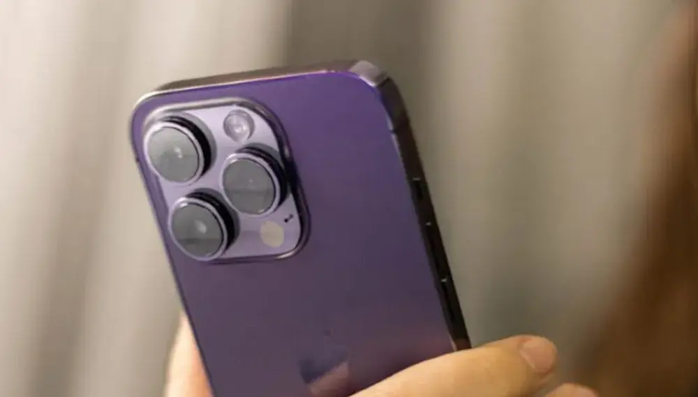 Jak włączyć lampę w aparacie iPhone - proste kroki i wskazówki, które zaskoczą