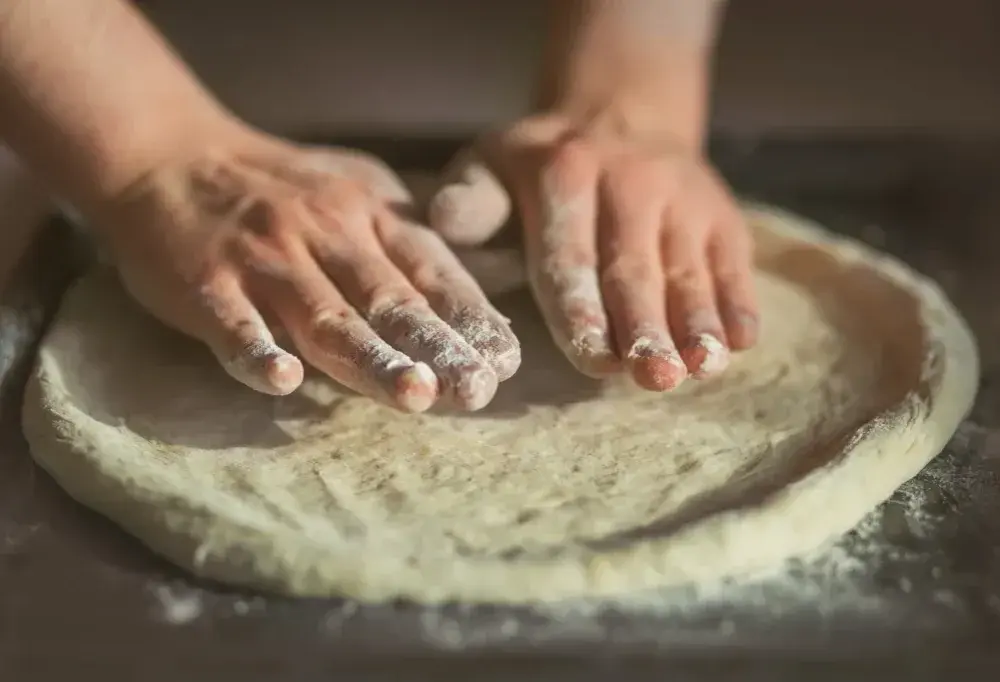 Jak uratować twarde ciasto na pizzę i cieszyć się idealnym smakiem