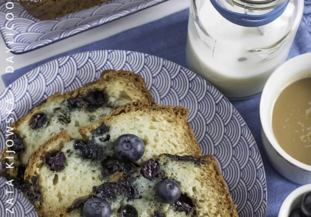 Babka jogurtowa bez ważenia - prosty przepis, który zawsze się udaje