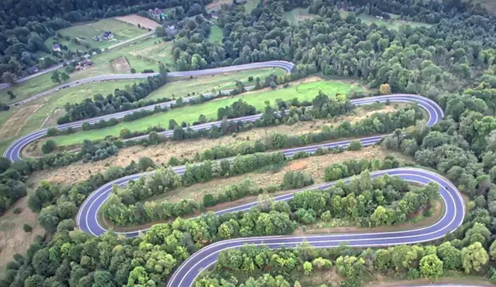 Gotowe trasy motocyklowe w Polsce – piękne widoki i łatwe do pobrania