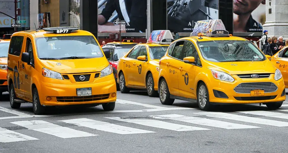Aktor taxi - poznaj usługi, ceny i opinie, które warto znać