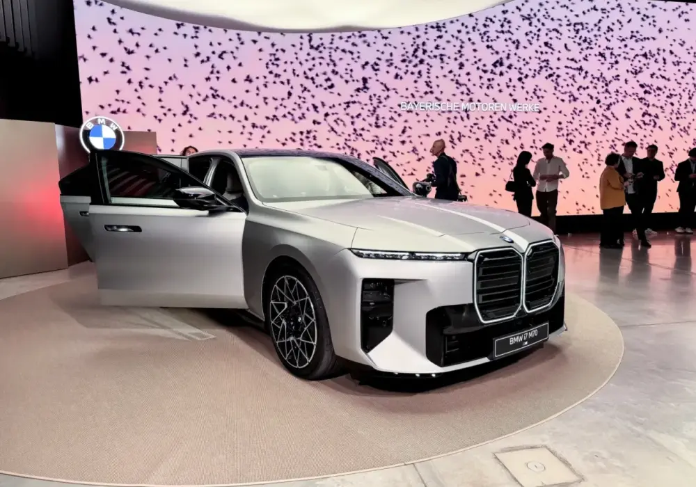 BMW M7? Co naprawdę kryje najmocniejsza seria 7