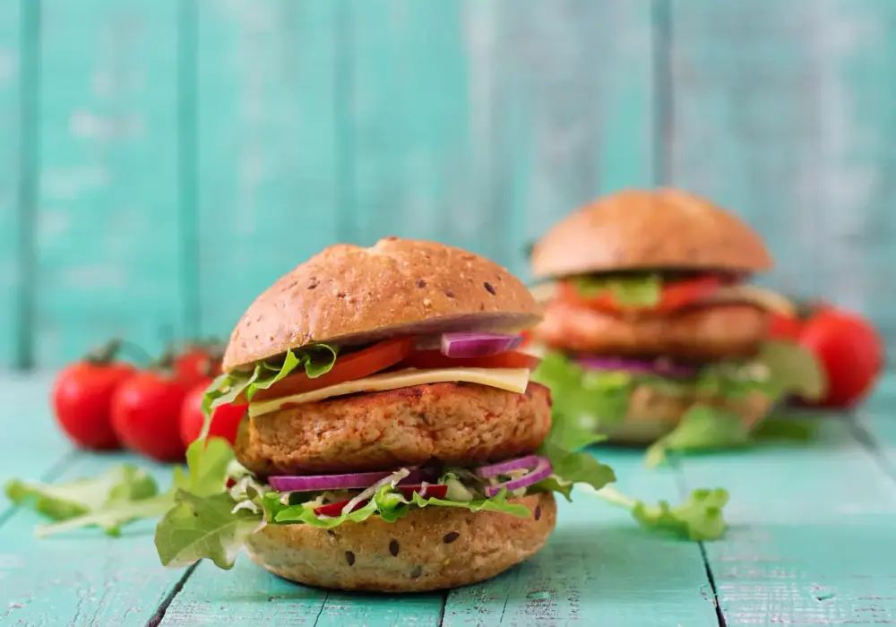 Jaki ser żółty do hamburgera – wybierz idealny smak i topnienie
