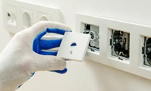 Jak podłączyć telewizor do gniazda antenowego - uniknij problemów z sygnałem