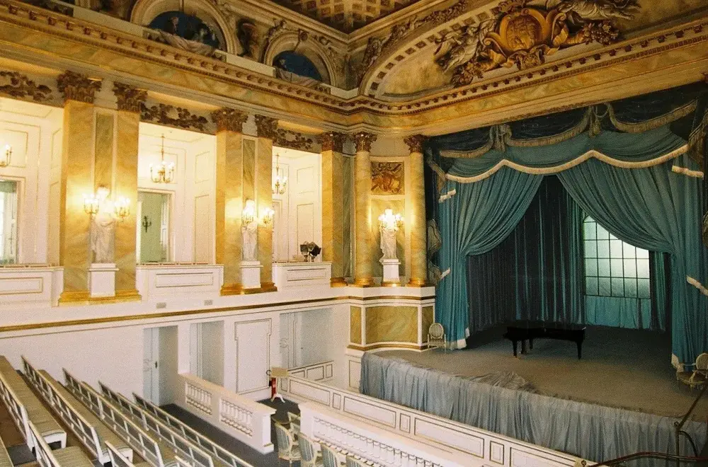Miesięcznik teatr – historia, recenzje i wpływ na kulturę w Polsce