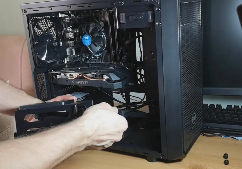 Jak podłączyć drugi dysk SSD do komputera - uniknij problemów z instalacją
