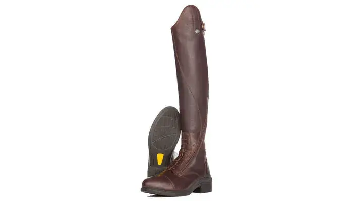 Kowbojki jeździeckie – jak wybrać idealne buty do jazdy konnej?