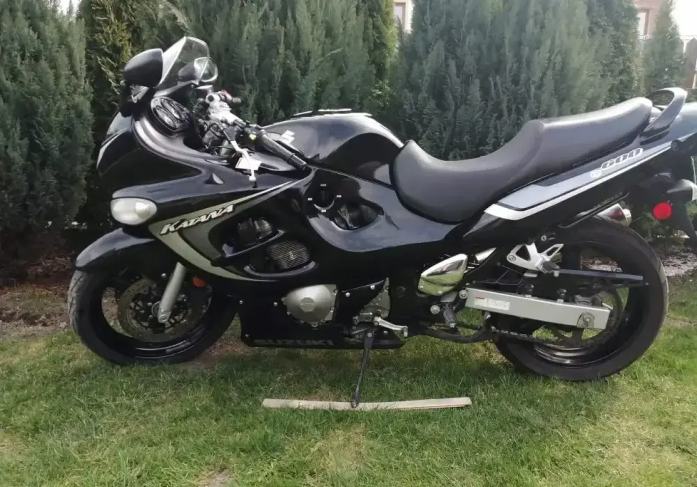 Suzuki GSX 600 F - dane, osiągi i pułapki przy zakupie