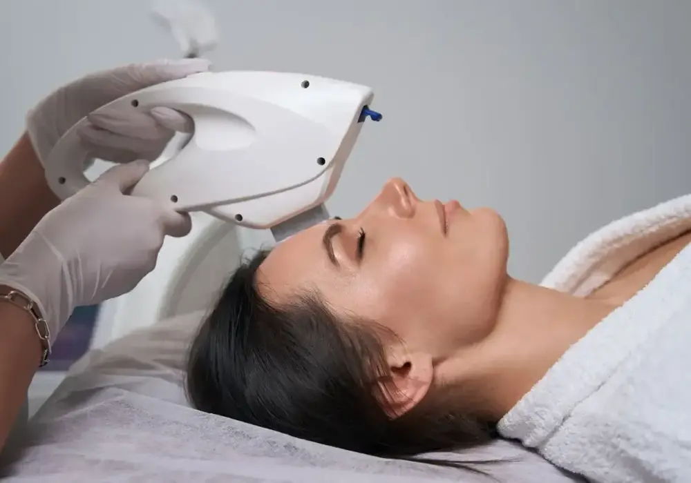 IPL - czy to laser? Zastosowania, efekty, ceny i co wybrać?