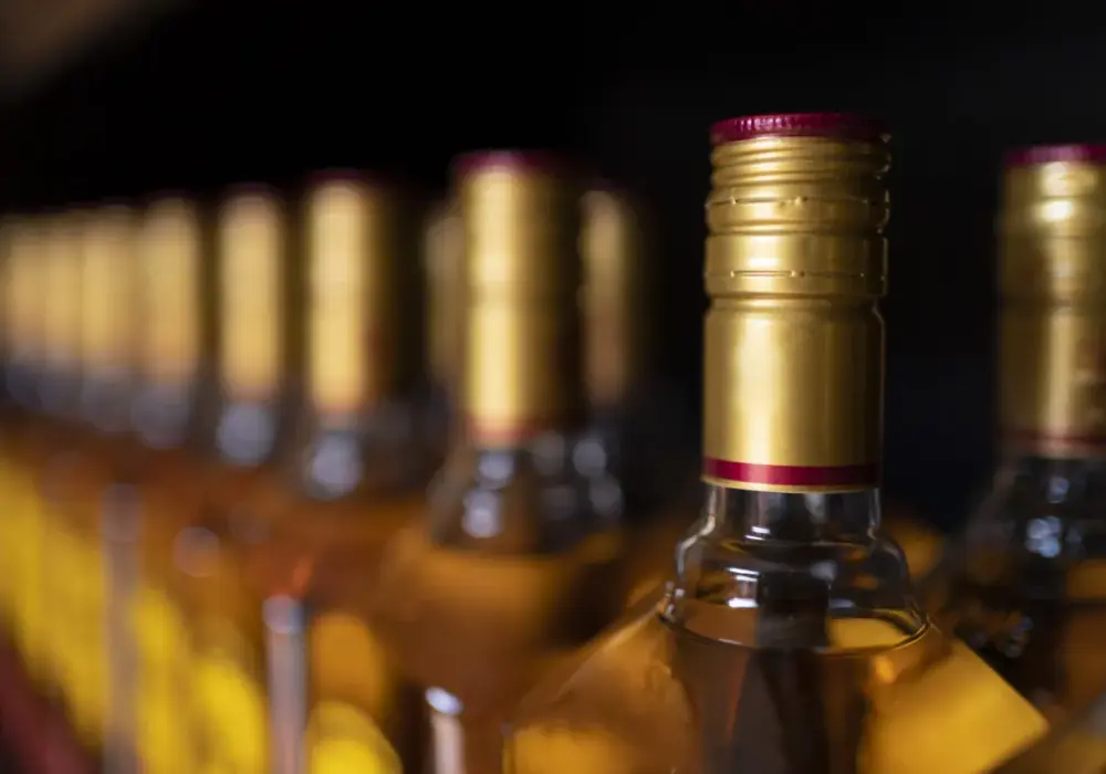 Alkohol samolotem: Limity bagażu podręcznego i rejestrowanego (UE/poza UE)