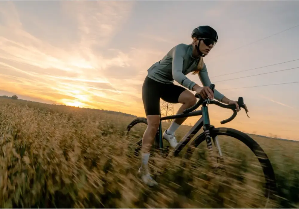 Rower crossowy czy gravel - który wybór jest lepszy dla Ciebie?